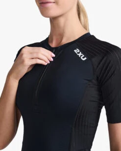 2XU Aero Tri Top Korte Mouw Zwart Dames -Craft Winkel 2xu aero sleeved top wt6666a blk wht 022