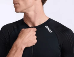 2XU Aero Tri Top Korte Mouw Zwart Heren 10 2XU Aero Tri Top Korte Mouw Zwart Heren -Craft Winkel 2xu aero tri sleeved top mt6662a blk wht 022