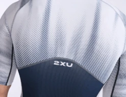 2XU Light Speed Trisuit Korte Mouw Blauw/wit Heren -Craft Winkel 2xu light speed sleeved trisuit0 mt7019d mdn wht 021