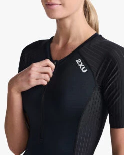 2XU Aero Trisuit Korte Mouw Zwart Dames -Craft Winkel 2xu trisuit aero sleeved wt6431d blk wht 024