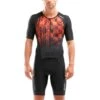 2XU Perform Korte Mouw Trisuit Zwart/rood Heren -Craft Winkel 2xu trisuits heren perform korte mouw zwart fom mt5525d 01 high