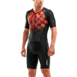 2XU Perform Korte Mouw Trisuit Zwart/rood Heren -Craft Winkel 2xu trisuits heren perform korte mouw zwart fom mt5525d 02 high