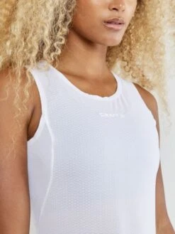 Craft Pro Dry Nanoweight Mouwloos Ondershirt Wit Dames 11 Craft Pro Dry Nanoweight Mouwloos Ondershirt Wit Dames -Craft Winkel craft onderkleding shirts mouwloos dames pro dry nanoweight sleeveless 1908853 900000 006